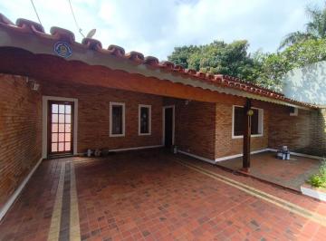 Casa · 1000m² · 3 Quartos · 2 Vagas · Casa térrea com 3 dormitórios, piscina e espaço gourmet para locação na Vila Giglio Atibaia/SP