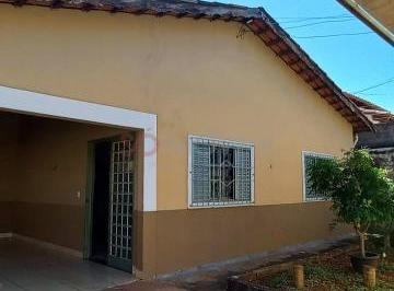 Casa · 170m² · 2 Vagas · CASA A VENDA NO SETOR ITAGUAI EM CALDAS NOVAS