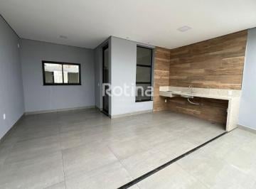 Casa · 111m² · 3 Quartos · 2 Vagas · Casa à venda no Bairro Vida Nova, em Uberlândia, com 3 quartos e suíte
