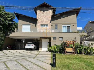 Casa · 544m² · 4 Quartos · 4 Vagas · Casa de Alto Padrão com 4 Suítes e Piscina à Venda no Alphaville 0