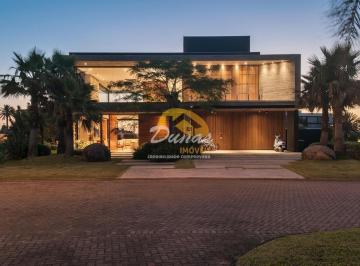Casa · 525m² · 5 Quartos · 2 Vagas · Casa em Condomínio Sense em Xangri-la/RS