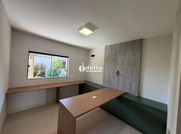 Comercial · 12m² · Sala disponível para locação no bairro Osvaldo Rezende em Uberlândia-MG