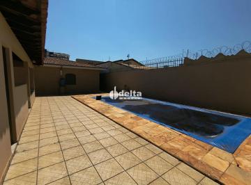 Casa · 520m² · 3 Quartos · 3 Vagas · Casa residencial com 3 quartos sendo 1 suíte disponível para locação no bairro Umuarama em Uberlândi
