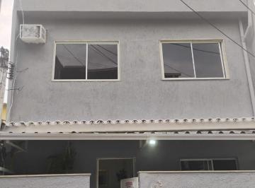 c4214826231fbe57e0d527c8649ef19aeff631ed · Casa com 3 dormitórios - Barro Vermelho