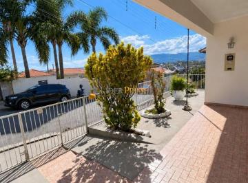 Imagem 1 · Casa para aluguel em Centro, Extrema