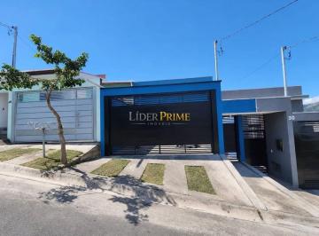 Imagem 1 · Casa para venda em Extrema