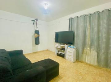 img0 · Apartamento com 2 Quarto(s) e 1 banheiro(s) para Alugar, 46 m² por R$ 1139 / Mês