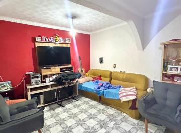 img0 · Casa com 3 Quarto(s) e 2 banheiro(s) para Alugar, 300 m² por R$ 1950 / Mês