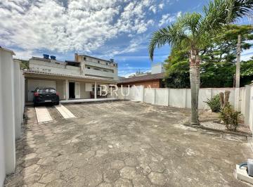 Casa · 111m² · 3 Quartos · 1 Vaga · Casa com 3 quartos, edícula com churrasqueira e patio grande