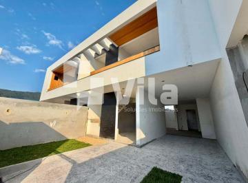 Casa · 202m² · 3 Quartos · 2 Vagas · Sobrado à venda no bairro Rio Pequeno - Camboriú/SC