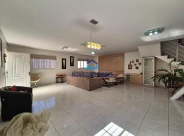 Casa · 250m² · 4 Quartos · 5 Vagas · Casa de esquina à venda com 4 quartos sendo 4 suítes e 5 vagas no Jardim da Saúde.