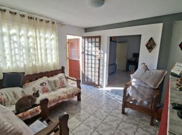 Casa · 377m² · 9 Quartos · Casa à venda de 377m² de área construída.
