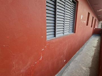 Casa · 30m² · 1 Quarto · Casa funcional com entrada compartilhada ? aceita pet pequeno!
