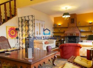 Casa · 354m² · 5 Quartos · 3 Vagas · Excelente casa disponível para locação no bairro Ipiranga.