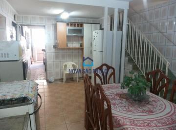 Casa · 300m² · 4 Quartos · 1 Vaga · Excelente sobrado com 300m² 04 dormitórios e 03 banheiros