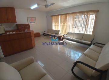 Comercial · 185m² · 3 Quartos · 2 Vagas · Sobrado com 3 Dormitórios de 2 Vagas na Rua da Delegacia.