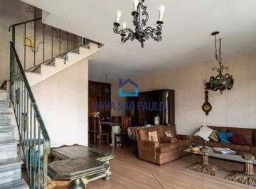 Casa · 220m² · 3 Quartos · 3 Vagas · Sobrado com 3 dormitórios, 1 suíte e 3 vagas.