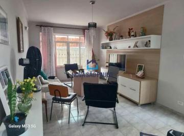 Casa · 160m² · 3 Quartos · 2 Vagas · Sobrado amplo, fácil acesso ao Metro.