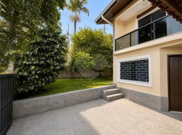Casa de 3 quartos, Curitiba · Santa Candida - Sobrado de esquina com lindo quintal - 3 quartos sendo 1 suite - 2 vagas - 125 m2