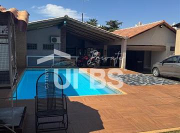 Casa · 185m² · 3 Quartos · 2 Vagas · 0 - Casa 3 quartos, sendo 1 suíte