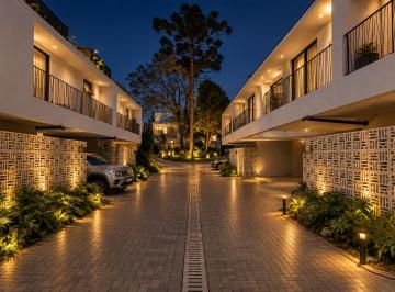 Casa de 3 quartos, Curitiba · Guabirotuba - Sobrado Moderno mobiliado - 3 suites - 2 vagas - 169m2 privativos