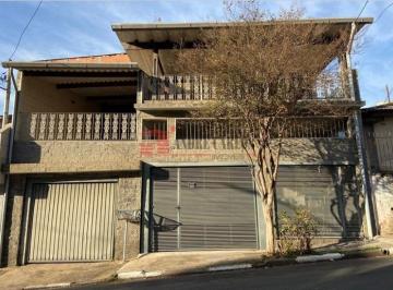 Casa · 240m² · 3 Quartos · 2 Vagas · Ótimo Sobrado em Rochdale - Osasco