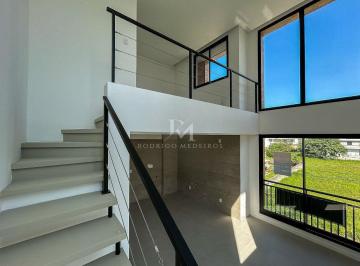 cc17457e-6a2c-452f-975e-92b20aff50e5-1785850897876.jpg · Loft Moderno à Venda no Ribeirão da Ilha | 1 Suíte | Condomínio com Piscina e Coworking