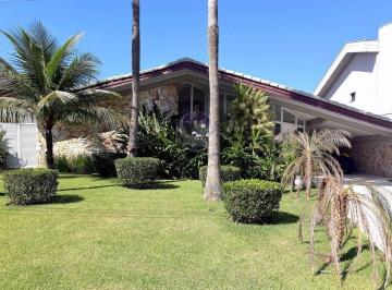 Casa · 6 Quartos · 4 Vagas · Villa Padovan: O cenário para aquelas férias que a família vai querer repetir no Jardim Acapulco.
