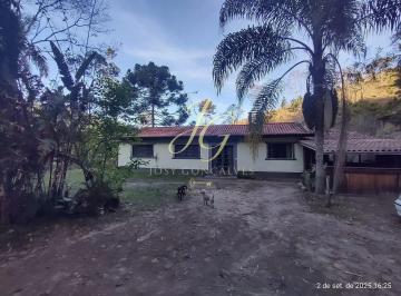 Rural · 180m² · 4 Quartos · Fazenda / Sítio para venda em Centro de 180.00m² com 4 Quartos