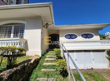 Casa · 307m² · 5 Quartos · 4 Vagas · Casa para alugar em CENTRO de 307.00m² com 5 Quartos, 2 Suites e 4 Garagens