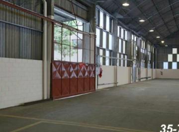 Comercial · 2304m² · 20 Vagas · Galpão comercial para locação no Parque Novo Mundo.