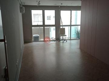 Comercial · 84m² · Sala comercial na Aclimação a poucos metros da Avenida Paulista, 100 m².
