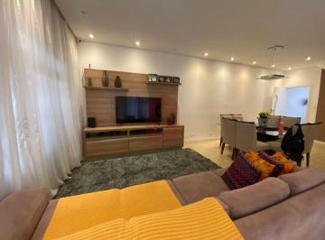 Casa · 205m² · 3 Quartos · 2 Vagas · Sobrado à venda, Tatuapé, em excelente localização com 3 quartos, 1 suíte e 2 vagas
