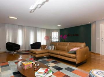 Casa · 358m² · 3 Quartos · 4 Vagas · Sobrado de 358 metros no Jardim Têxtil com 3 quartos à venda.