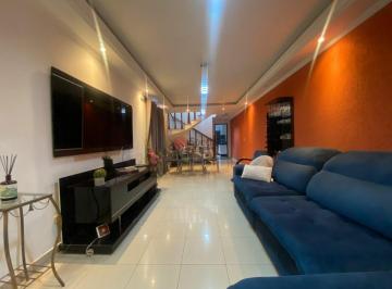 Casa · 200m² · 4 Quartos · Sobrado à venda na Cidade Patriarca com piscina.