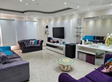 Casa · 440m² · 3 Quartos · 7 Vagas · Linda casa reformada. Porteira Fechada com piscina, área gourmet, 7 vagas.