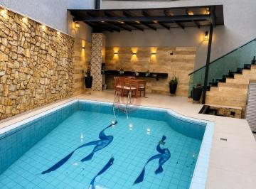 Casa · 300m² · 3 Quartos · 5 Vagas · Casa 3 dormitórios ,1 suíte , 5 vagas ,à venda no Jardim Têxtil.