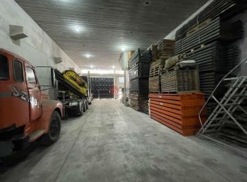 Comercial · 800m² · Prédio, salão de 800 metros, com estrutura para ponte rolante na Vila Carrão.