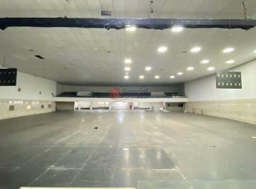 Comercial · 6000m² · Prédio comercial no Brás com 6.000 m² para locação com acesso por duas ruas.