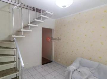 Casa · 227m² · 3 Quartos · 2 Vagas · Sobrado à venda no Jardim Santa Maria, 227 metros.