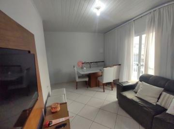 Casa · 240m² · 5 Quartos · 2 Vagas · Sobrado com 3 casas na Vila Prudente em ótimo estado, 5 quartos e 2 vagas.