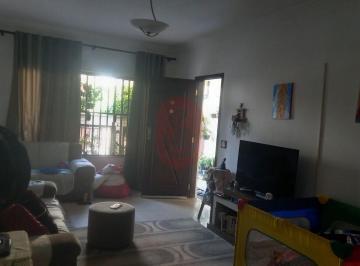 Casa · 229m² · 3 Quartos · 6 Vagas · Sobrado no Jardim Têxtil com 3 dormitórios, suíte e 6 vagas de garagem.