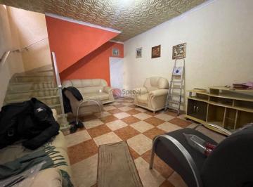 Casa · 200m² · 3 Quartos · 2 Vagas · Sobrado à venda no Parque Novo Mundo.
