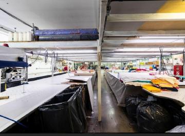 Comercial · 1400m² · 1 Vaga · Prédio comercial na Vila Carrão.