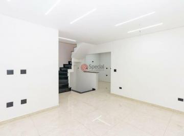 Casa · 198m² · 3 Quartos · 2 Vagas · Casa de condomínio na Vila Matilde com 3 quartos, 1 suíte e 2 vagas de garagem.