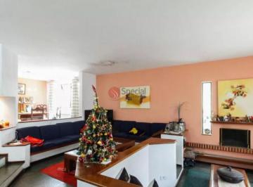 Casa · 450m² · 4 Quartos · 2 Vagas · Casa térrea com 4 quartos a venda na Vila Formosa, 450 metros.