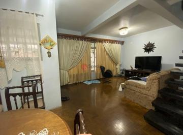 Casa · 260m² · 5 Quartos · 2 Vagas · Sobrado na Vila Formosa com 3 quartos e edícula com 2 quartos e 2 vagas de garagem.