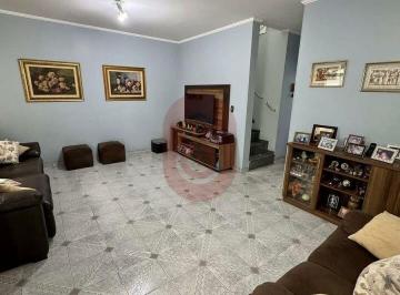 Casa · 181m² · 4 Quartos · 3 Vagas · Sobrado na Vila Ema com 4 quartos, 4 banheiros e 3 vagas de garagem.