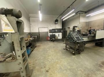 Comercial · 798m² · 3 Vagas · Prédio na Vila Nova York com 400m² de terreno e 798 m² de A/C, elevador e área externa.