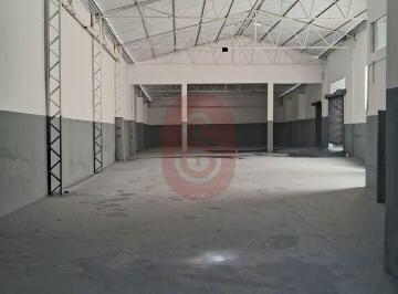 Comercial · 696m² · 2 Vagas · Galpão para locação com cabine primaria.